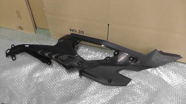 バイクパーツ　Ninja ZX-25R　ZX250Eの　サイドカウル　左　 *1694736264　【中古】【送料込】