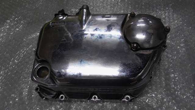 バイクパーツ　イントルーダー250LC　VJ51A-101xxx　の　エンジンカバー *1696380647　【中古】【送料込】