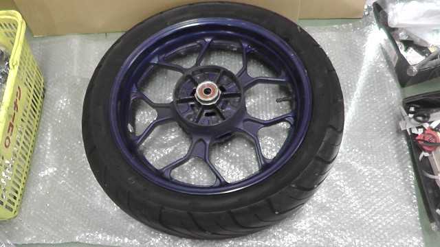 バイクパーツ　YZF-R25　RG10J-017xxx　の　リアホイール　タイヤ *1696573993　【中古】【送料込】