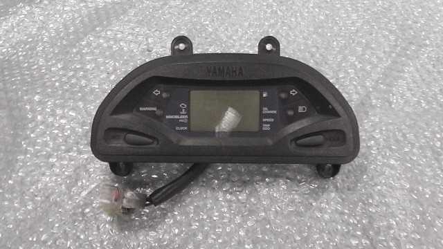 バイクパーツ　マジェスティ125FI　LPRSE27105A1066xxx　の　メーター *1696575413　【中古】【送料込】