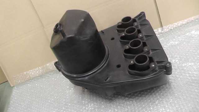 バイクパーツ　バリオス　ZR250A-006xxx　の　エアクリーナーボックス *1697774259　【中古】【送料込】