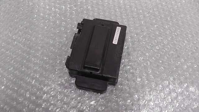 バイクパーツ　バリオス　ZR250A-006xxx　の　ヒューズ・ジャンクションBOX *1698109800　【中古】【送料込】 6,927円