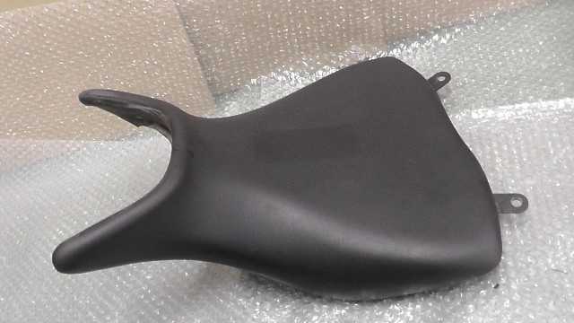 バイクパーツ　YZF-R3　RH07J-004xxx　の　シート　 *1698377727　【中古】【送料込】｜バイクCITY 8,216円