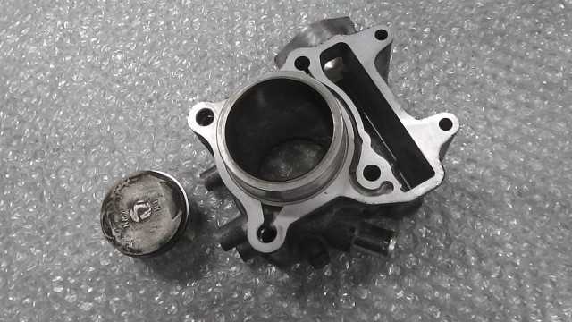 バイクパーツ　リード125　JF45-1501xxx　の　シリンダー ピストン *1700016852　【中古】【送料込】｜バイクCITY
