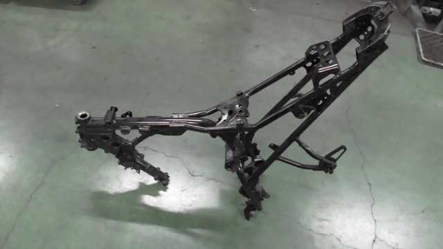 バイクパーツ　ジクサー SF250　MB8ED22JKL8101xxx　の　フレーム　書類付 *1700181540　【中古】【送料込】｜バイクCITY