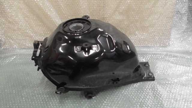 バイクパーツ　ジクサー SF250　MB8ED22JKL8101xxx　の　タンク *1700182165　【中古】【送料込】
