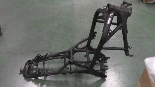 バイクパーツ YZF-R25 RG10J-008xxx の フレーム 書類付き *1700528762 【中古】【送料込】|バイクCITY