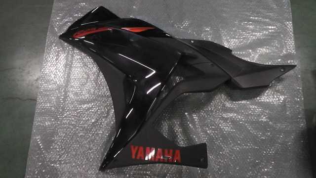 バイクパーツ　YZF-R25　RG10J　の　フロントサイドカウル 左　傷 *1700529490　【中古】【送料込】｜バイクCITY