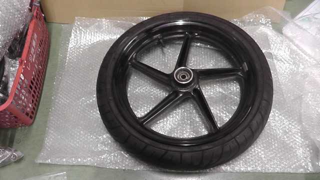 バイクパーツ　VTR250　MC33-1021xxx　の　フロントホイールタイヤ *1701414868　【中古】【送料込】
