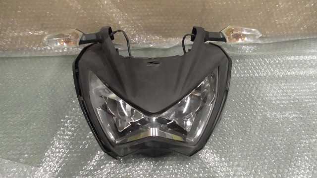 バイクパーツ　Z250　ER250C-013xxx　の　ヘッドライト　ウインカー　傷 *1701912047　【中古】【送料込】