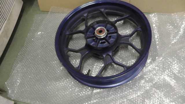 バイクパーツ　YZF-R3　RH07J-001xxx　の　リアホイール　 *1703557958　【中古】【送料込】
