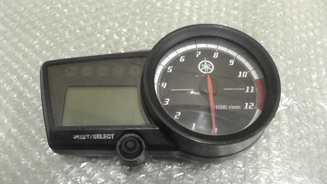 バイクパーツ　YZF-R15　ME11CK014C2020xxx　の　メーター　 *1708477930　【中古】【送料込】