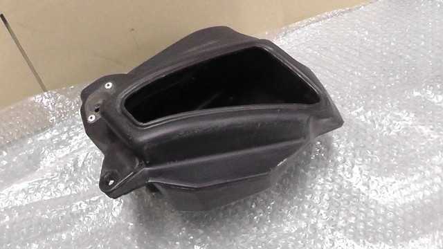 バイクパーツ　ドラッグスター400　4TR-092xxx　の　インナーボックス *1709000593　【中古】【送料込】
