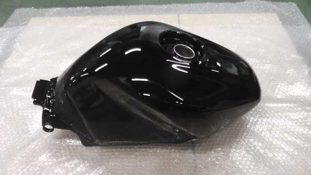 バイクパーツ YZF-R15 ME11CK014C2020xxx の タンク 錆 *1710226277 【中古】【送料込】