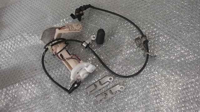 バイクパーツ　ベンリィ　AA03-1002xxx　の　ヒューエルポンプ *1573526654　【中古】【送料込】｜バイクCITY 7,548円