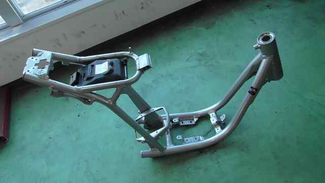 バイクパーツ Passol-L SY04J-000xxx の フレーム *1576812604 【中古】【送料込】