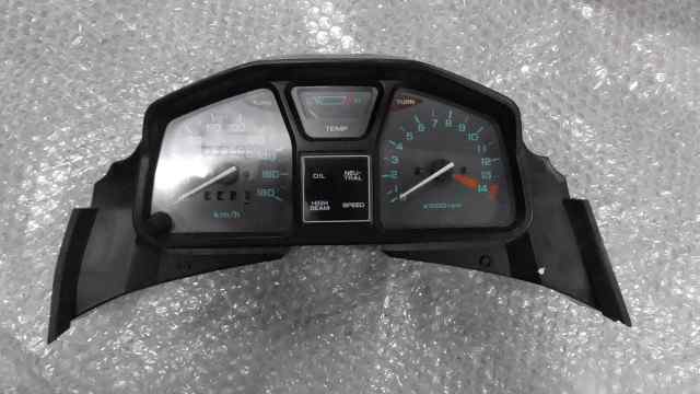 楽天市場】バイクパーツ FZR250 2KR-126xxx の メーター *1673397541