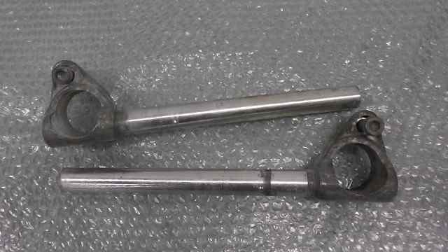 バイクパーツ　GSF250 バンディット　GJ74A-107xxx　の　ハンドル *1592443315　【中古】【送料込】