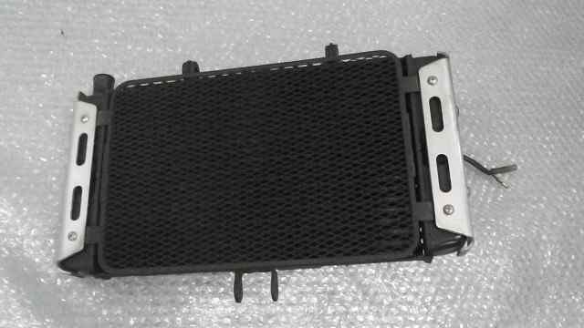 バイクパーツ　GSF250 バンディット　GJ74A-107xxx　の　ラジエター *1592443499　【中古】【送料込】｜バイクCITY