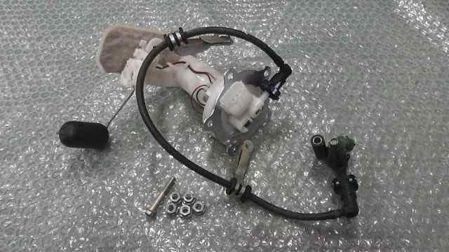 バイクパーツ　アドレス125 DV12B-101xxx　の　燃料ポンプ *1603422938　【中古】【送料込】