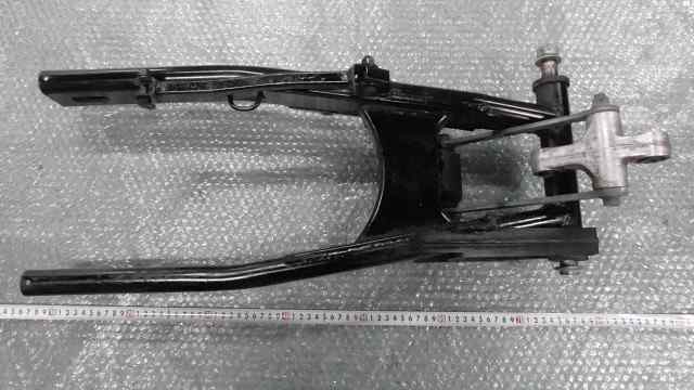 バイクパーツ バンディット250 GJ74A-116xxx の スイングアーム *1606277093