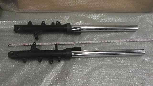 バイクパーツ　T-MAX　SJ04J　の　フロントフォーク *1616117743　【中古】【送料込】