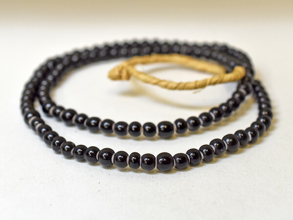 楽天市場】【2507】ホワイトハートビーズ薄青小中粒一連C（Φ4.5mm