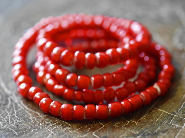楽天市場】【2410】ANTIQUEホワイトハーツほぼ血赤中粒ビーズ一連4(Φ5