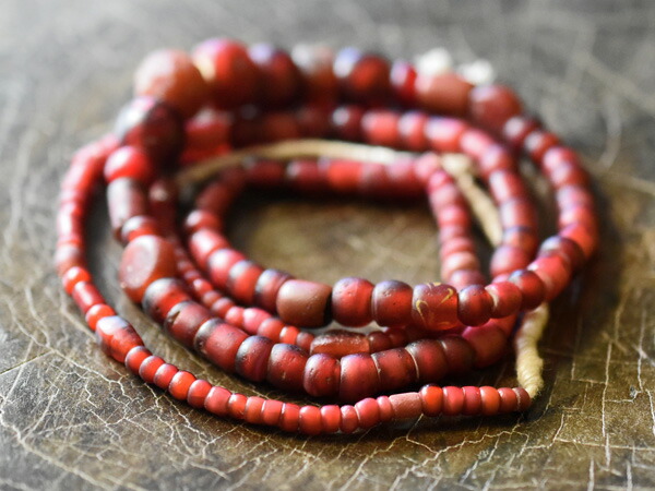 楽天市場】【2201】ANTIQUE金赤ホワイトハーツ小粒ビーズ一連（Φ3.0mm