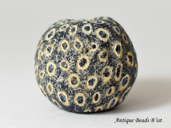 ●わくわくとんぼ玉★即決! ジャワモザイクダイヤモンドチェッカー模様薄青色玉D 蜻蛉玉 ジャワビーズ 2210ジャワ島出土群青色と白のモザイクアイ中粒玉とんぼ玉トンボ玉アンティークビーズビーズパーツジャワ玉ジャワビーズ送料無料  | B-ist