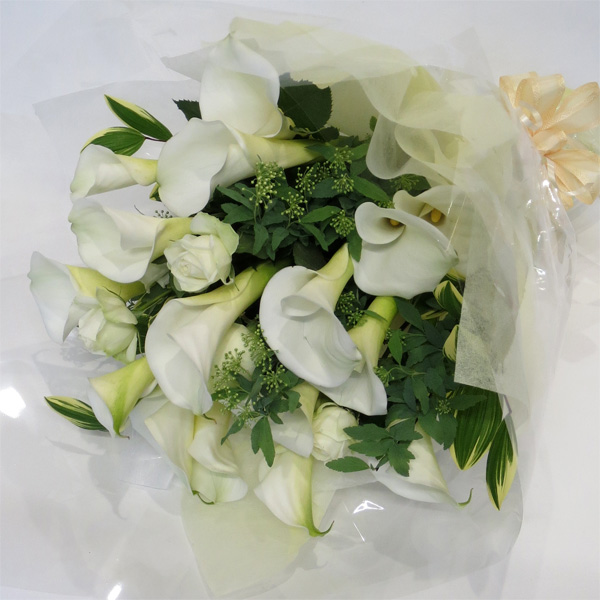 楽天市場 カラーとバラの花束 M Size クール便でお届け 結婚祝い 花 結婚記念日 花 フラワーギフト ブルーマート