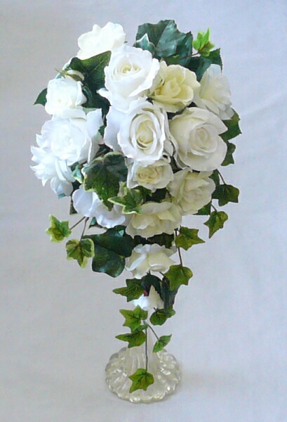 当店の記念日 ウエディングブーケ ブライダルブーケ 白バラキャスケードブーケ Bouqet