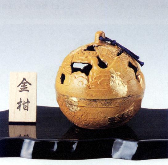 楽天市場】香炉・香立て□ 香炉 三茄子（なす） □鉄製 台付 化粧箱入