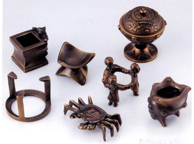 銅器蓋置二点 モール 銅透かし蓋置 墨台にも | 古美術ささき