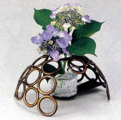 蝋型青銅製 瓢箪型 一輪挿し 花器 花瓶 二上元威 作 楽天市場】花器・花瓶□ 花器 瓢箪型(一輪挿し) □二上元威作 蝋