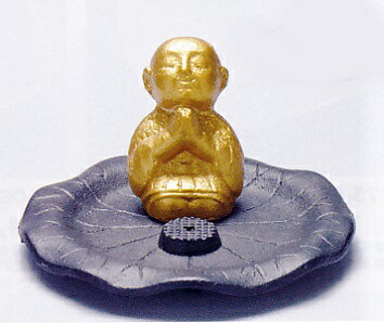 楽天市場】香炉・香立て□ 香炉 三茄子（なす） □鉄製 台付 化粧箱入