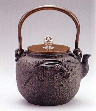 楽天市場】鉄瓶 蝋型 華地紋四方 龍泉作 茶道具 : がらんどう