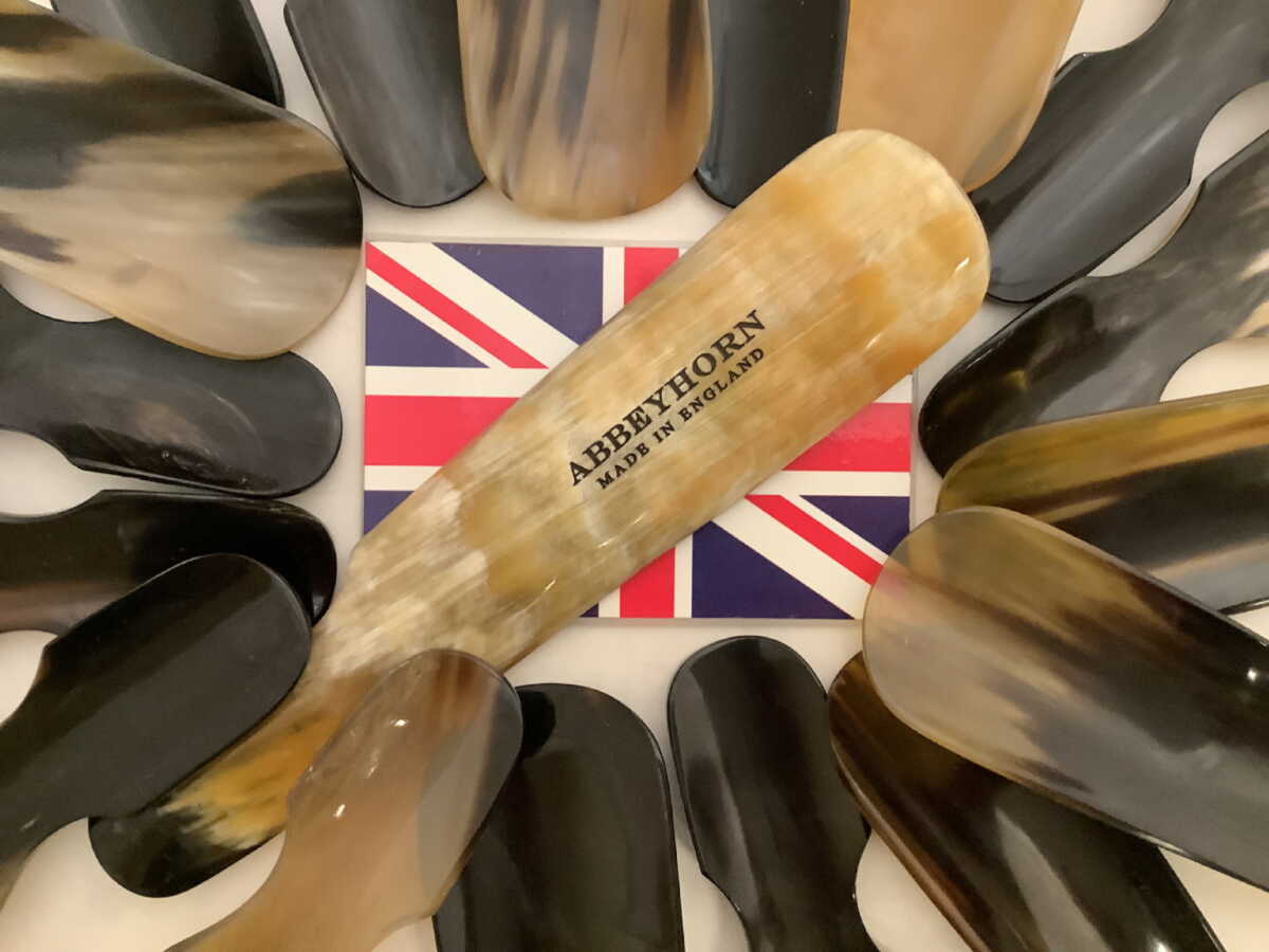 【楽天市場】靴べら 英国製 アビーホーン Abbeyhorn 本水牛角 シューホーン 現物写真 鹿角 スタッグwithタッセル SS/A