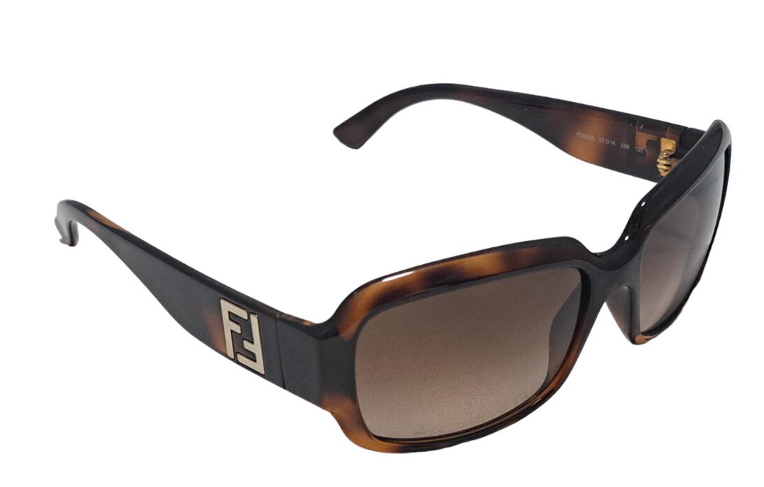 FENDI フェンディ サングラスFS135 べっ甲調 ブラウン系 FENDI フェンディ サングラスFS135 べっ甲調 ブラウン系