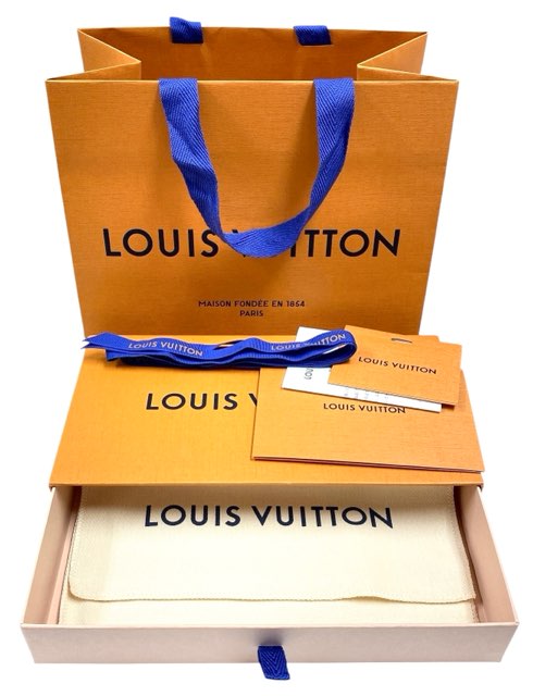 LOUIS VUITTON ルイヴィトン 保存袋 巾着 まとめ 22枚 LOUIS VUITTON（ショップ袋）のフリマアイテム一覧