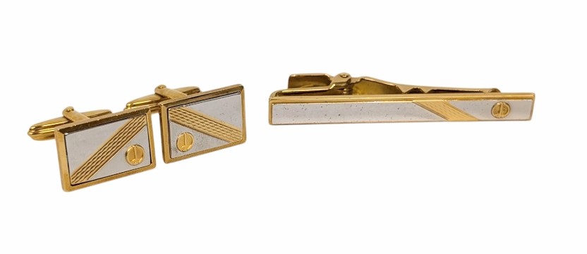 楽天市場】【本物保証】 箱付 カルティエ CARTIER ロゴ カフス