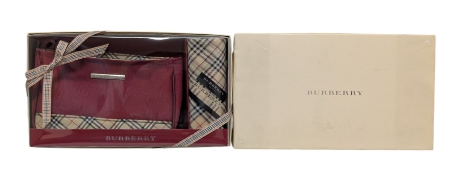 未使用 BURBERRY バーバリー ポーチ ハンカチセット 赤 ギフト BURBERRY 未使用 バーバリー ポーチ ハンカチ セット キャンバス