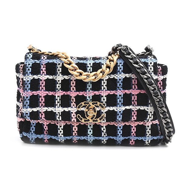 CHANEL マストハヴセット　サンプル、バック付き シャネル ノベルティ マストハヴセット コスメポーチ クラッチ