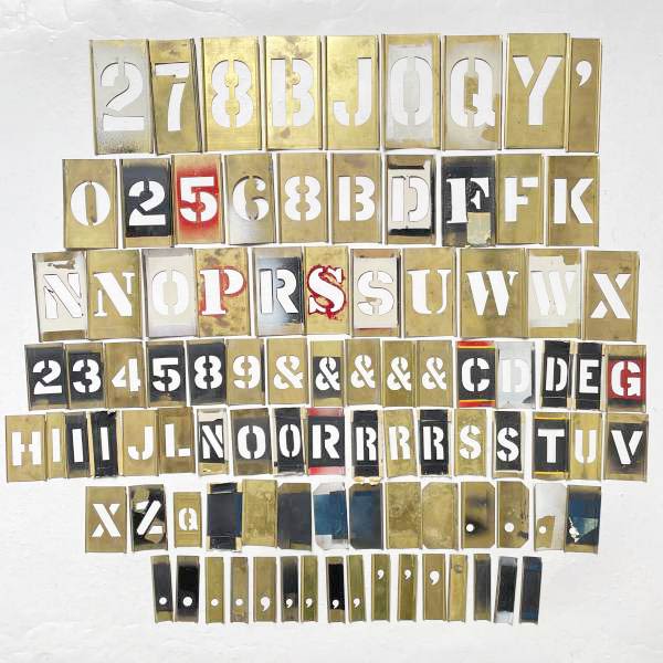 ビンテージ 英数字 ステンシル 真鍮製プレート アソートセット 店舗什器 ディスプレイ アルファベット アメカジ ミリタリー D128【中古】
