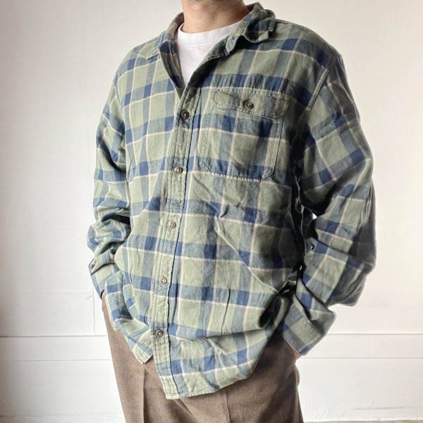 美品 patagonia パタゴニア ライトウェイト 峡湾 綿ネル プルオーバー XL 読み合わせる柄 フランネルプルオーバー 長袖プルオーバー D154【中古】【古着】【メンズ】【通信販売】【BTPX】
