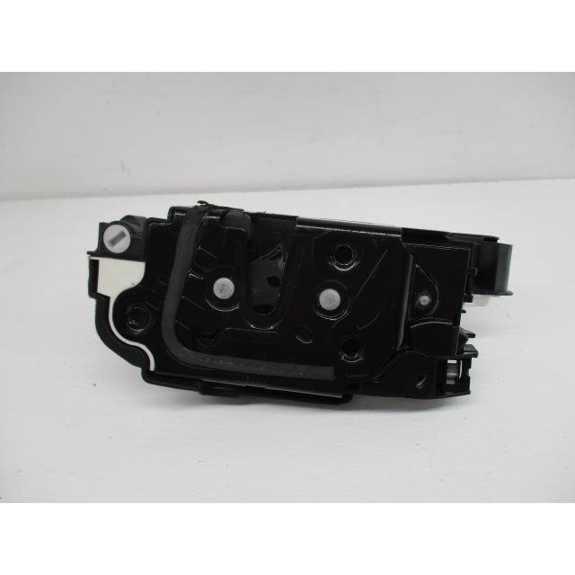 H25 VW シロッコ DBA - 13CTH Rライン 左 ドアロック ソレノイド 5N2837015E 171083 4306
