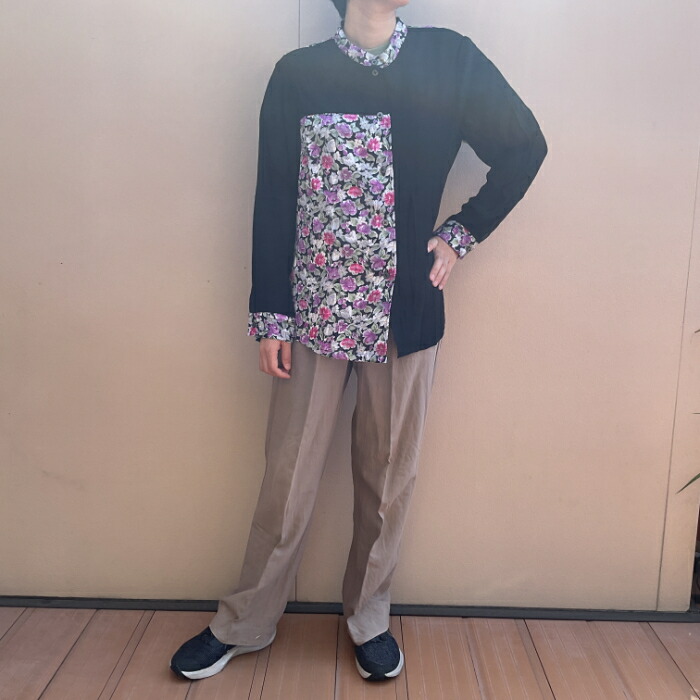 【 レディース トップ 成人女性 一点物 】花柄ジョーゼットスタンドカラーシャツブラウス/L大きさ/店卸し資産1/黒いこと/長袖 /照明ランプ色つや / 綿織物 ポリエステル/間借り人 プルオーバー ゆったり 貸し付け金 目かくし 紫外線打つ手 日焼押しとどめる 空調設備打つ手 ロング丈 レディースプルオーバー