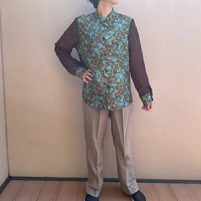 【 レディース トップ 成人女性 一点物 】花柄ジョーゼットスタンドカラーシャツブラウス/L大きさ/店卸し資産1/カーキ緑であること/長袖 /照明ランプ色つや / 綿織物 ポリエステル/間借り人 プルオーバー ゆったり 貸し付け金 目かくし 紫外線打つ手 日焼押しとどめる 空調設備打つ手 ロング丈 レディースプルオーバー