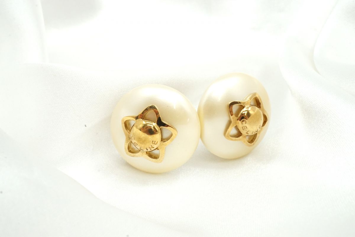 CELINE ゴールド パール スタッドピアス 楽天市場】CELINE セリーヌ ピアス PERLS EARRINGS 46W796BPE
