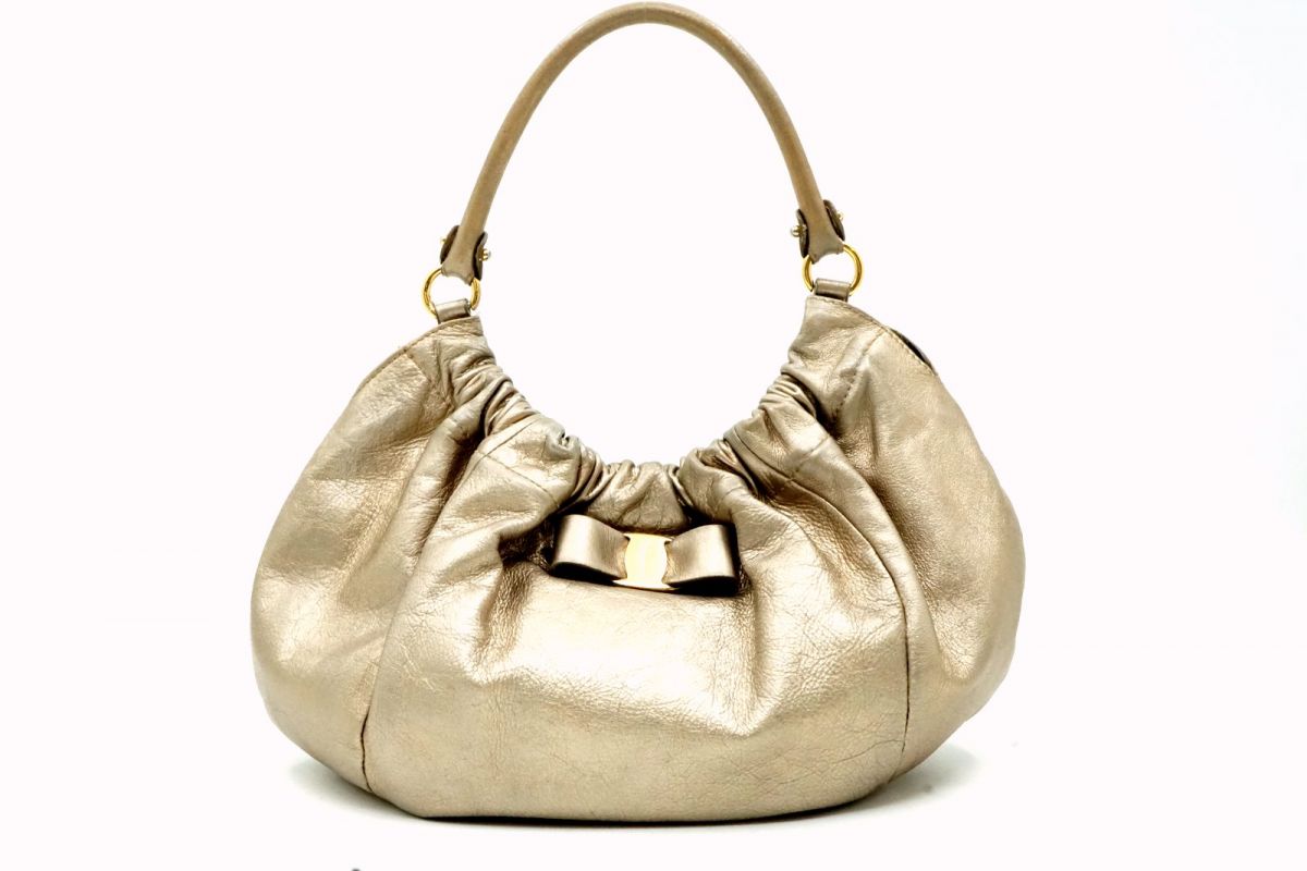 フェラガモ ヴァラリボン ホーボー ワン ショルダー ハンドバッグ AB-21 C786 レザー シャンパンゴールド Salvatore Ferragamo 6929h｜バイクレイジー 店